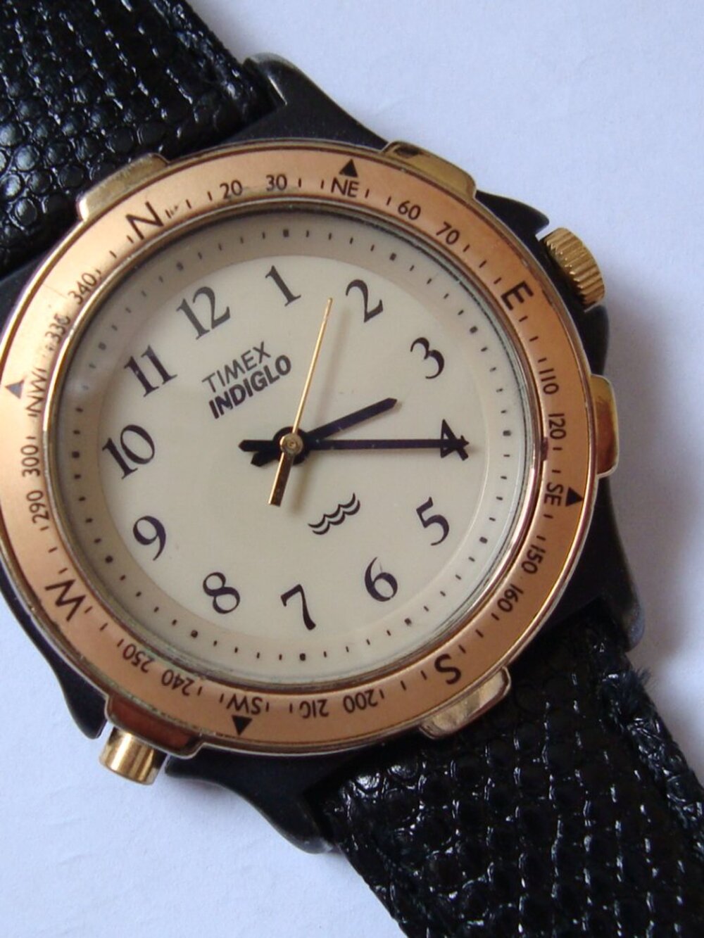 VINTAGE TIMEX INDIGLO, RUN GREAT,NEW BATTERY